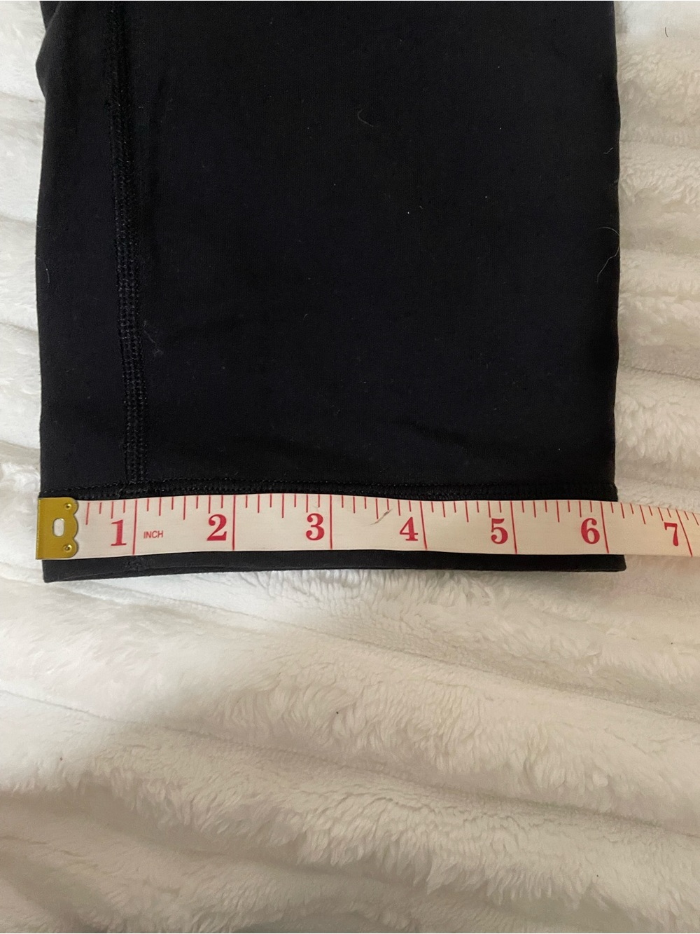 lululemon athletica women’s Black Capri Leggings - Picture 9 of 12
